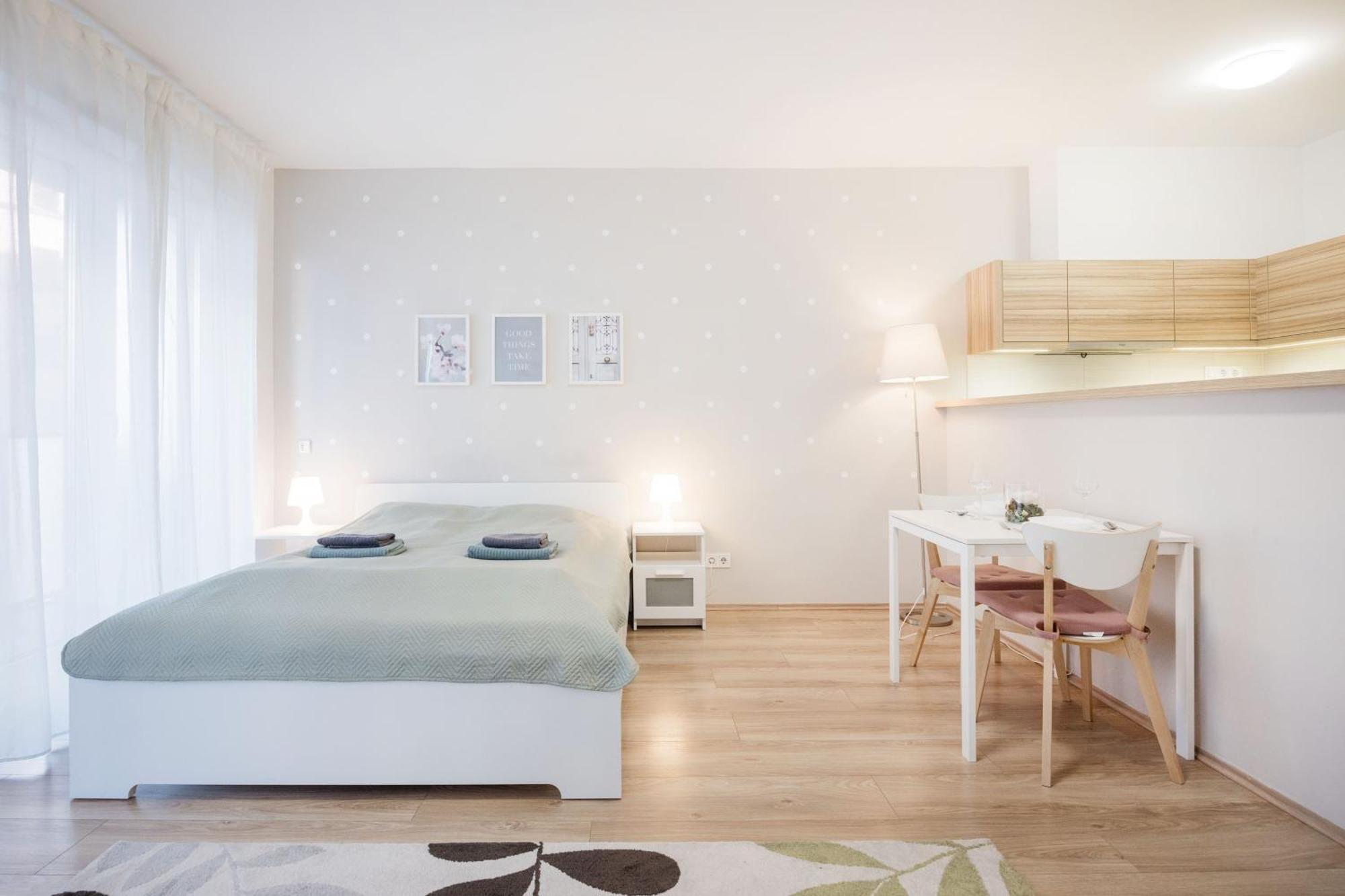 Apartmán The Chic Crib With Balcony