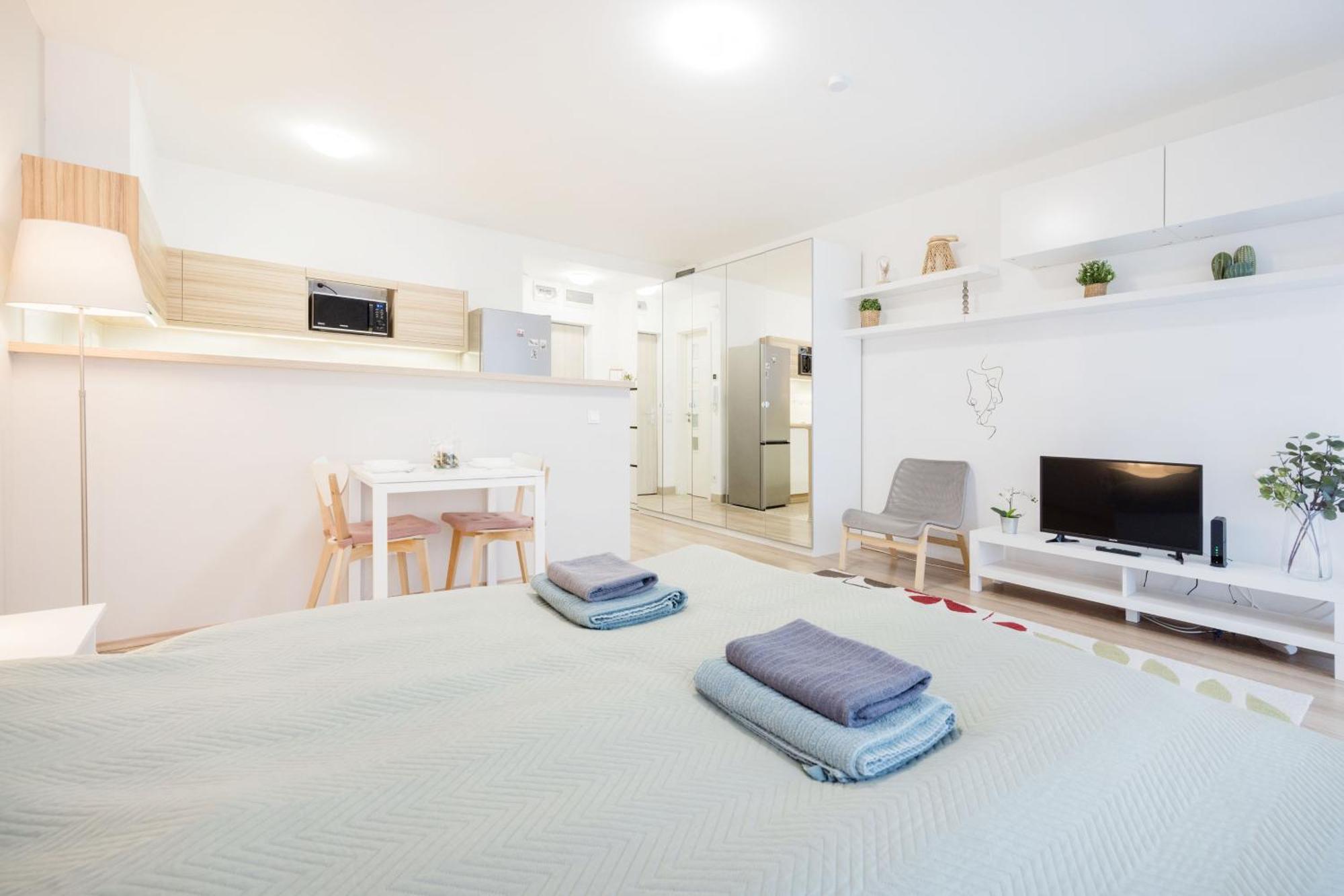 The Chic Crib With Balcony Budapeszt